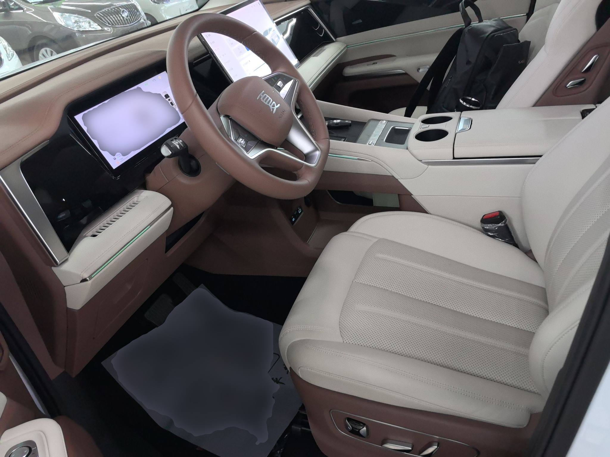 Переднее сиденье в автомобиле