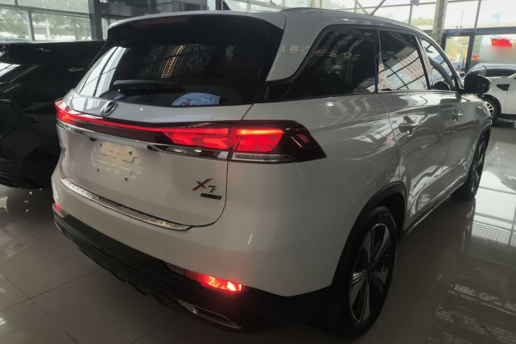 Used CHANGAN X7 PLUS 2024 1.5T Automatic Prestige 7-Seater Exterior 5