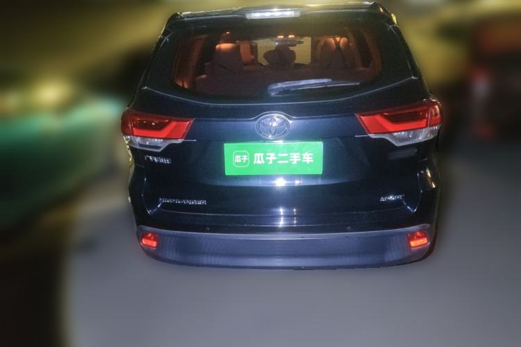 Used Toyota Highlander 2018 2.0T Two-Wheel Drive Luxury Edition 7 Seats China VI Standard
