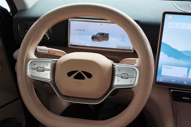 Used Chery Fengyun T11 2026 Model 220 Rear-Drive Boya Giant-Screen Luxury Edition Steering Wheel