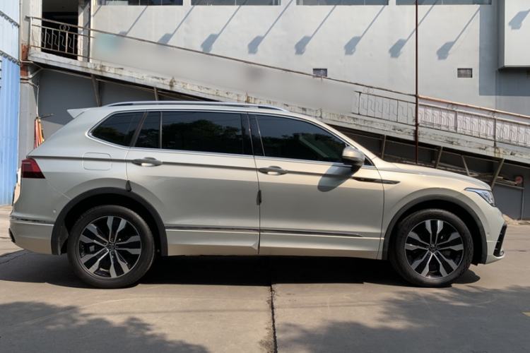 Used Volkswagen Tiguan L 2022 330TSI Automatic Two-Wheel Drive R-Line Enhanced Edition
