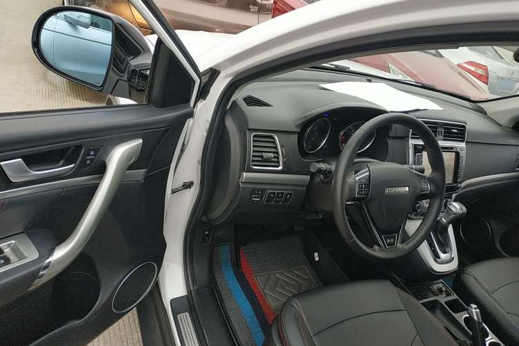 Used Haval H6 2015 Sport Edition 1.5T Automatic Two-Wheel Drive Luxury Model