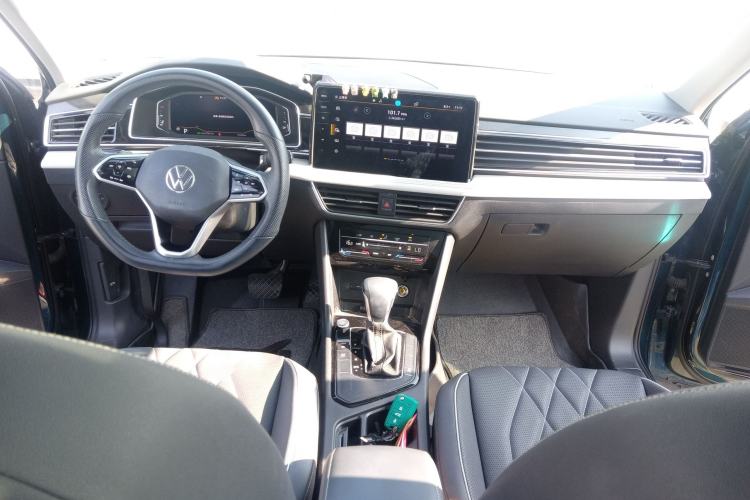 Used Volkswagen Tiguan L 2023 330TSI Automatic Two-Wheel Drive Smart Edition
