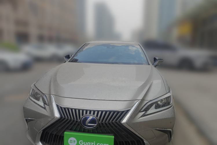 Used Lexus ES 2020 300h Premier Edition Front