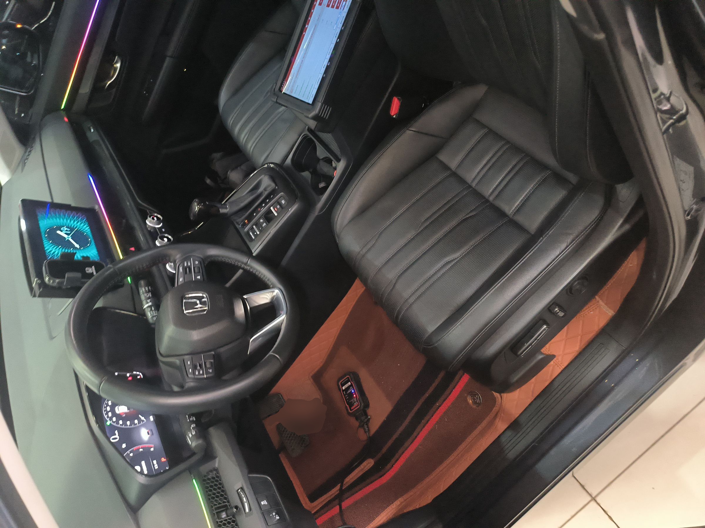 Переднее сиденье в автомобиле