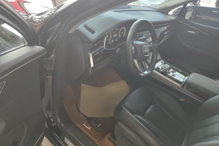 Used Audi Q7 2022 55 TFSI quattro S line Sport model
