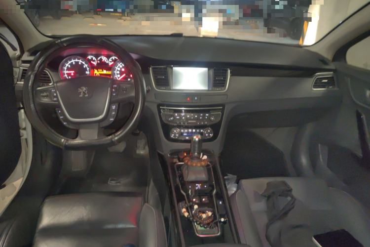 Used Peugeot 508 2015 1.6THP Automatic Prestige Edition Center Console