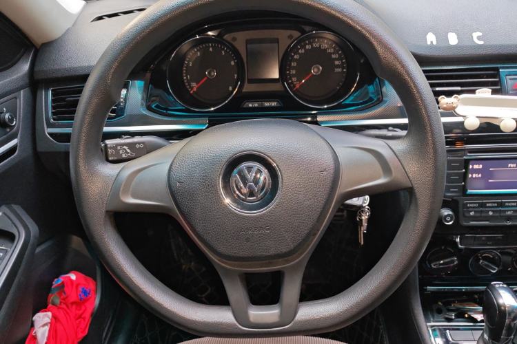 Used Volkswagen C-TREK 2017 230TSI DSG Comfort Version
