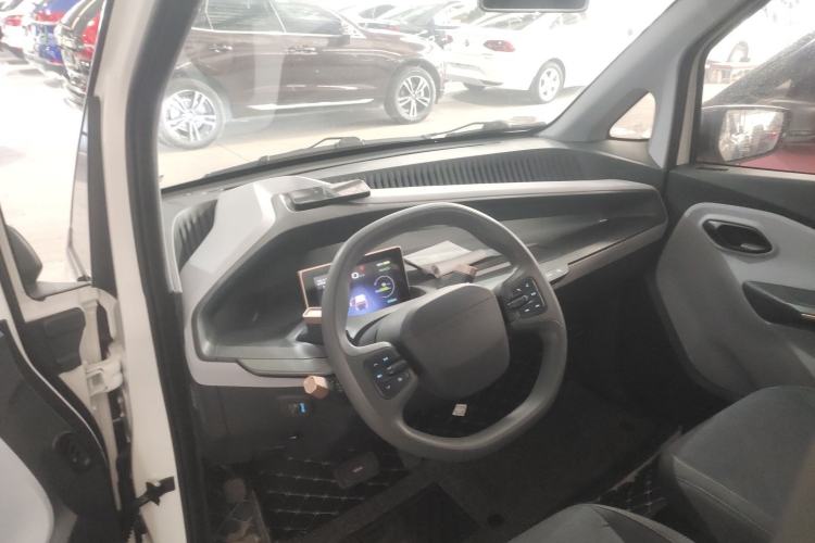 Used Baojun E200 2020 305KM Smart Drive Version Center Console