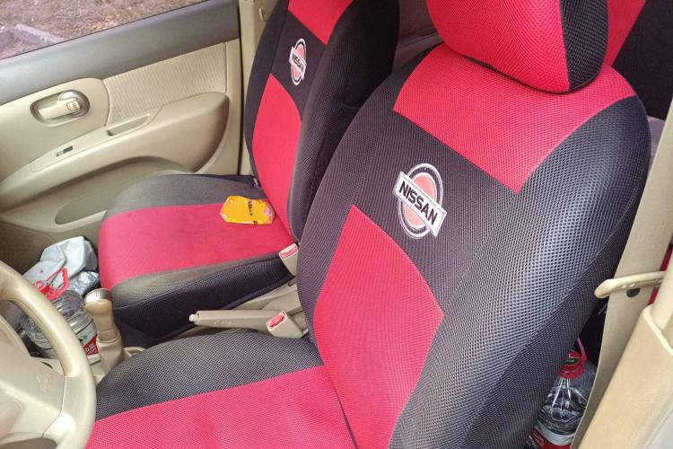 Used Nissan Livina 2010 Jingyue Edition 1.6L Manual All-Around Model