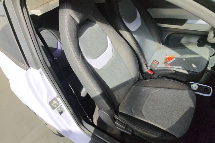 Used Chery QQ Ice Cream 2022 170km Sundae Phosphate Lithium-Ion