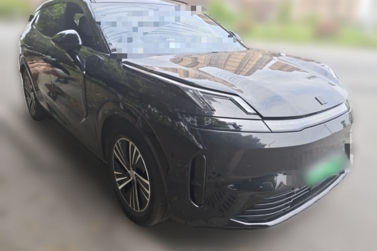 Used Lynk & Co 08 EM-P 2025 245km Ultra-Long Range Halo Front Right 45 Deg