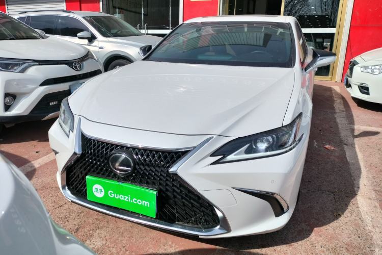 Used Lexus ES 2020 200 Excellence Edition