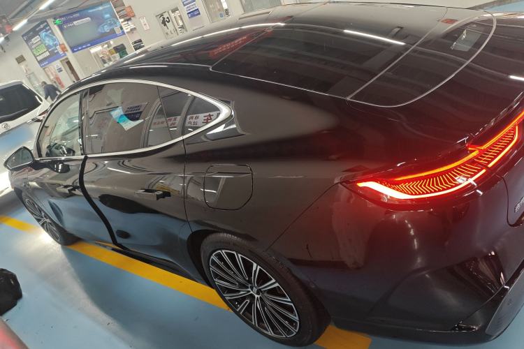 Used Geely Galaxy Galaxy 8 2025 130km EM-i Flagship Edition
