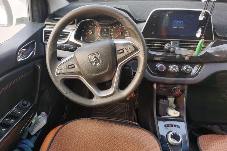 Used Baojun 310 2017 1.5L Automatic Luxury Model Steering Wheel