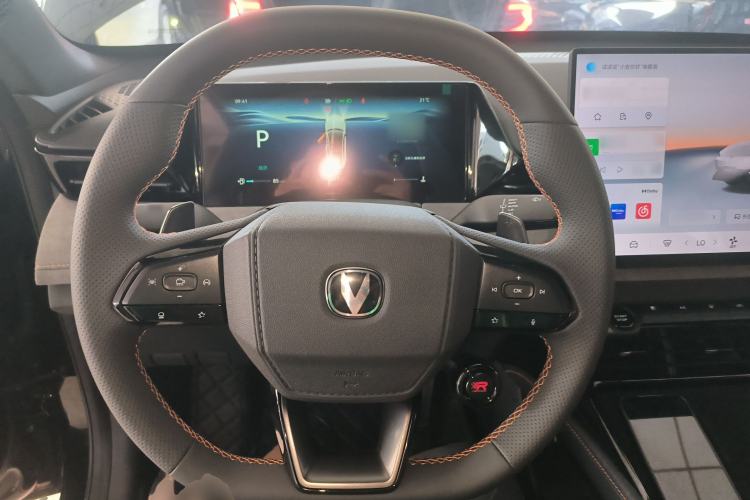 Used CHANGAN UNI-V 2025 Model Third-Generation 2.0T Dynamic Edition
