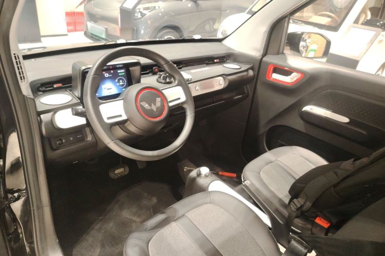 Used Wuling Hongguang MINIEV 2022 GAMEBOY 200km Gaming Edition with Lithium Iron Phosphate Center Console