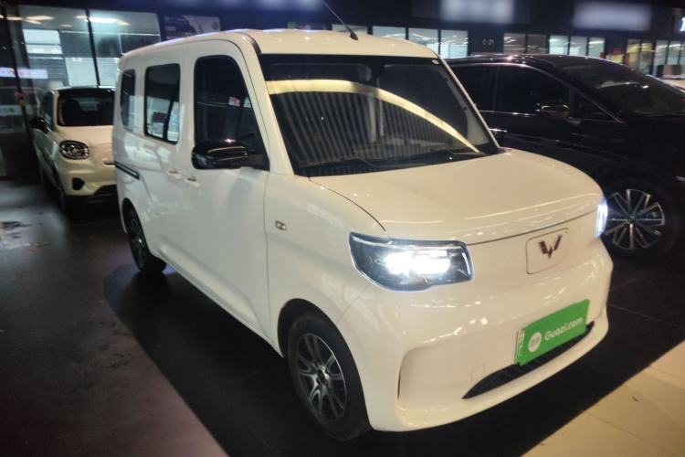 Used Wuling Zhiguang New Energy 2025 Standard Model Front Right 45 Deg