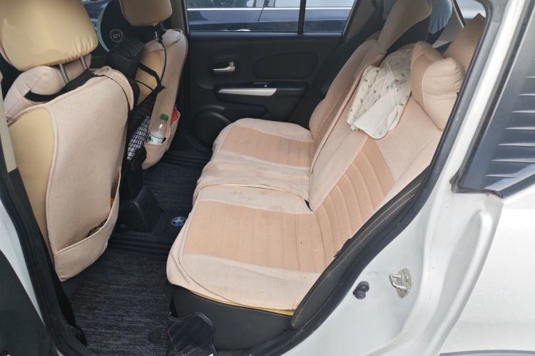 Used Venucia R50X 2013 1.6L Manual Version with Beidou Navigation Left Rear Seat