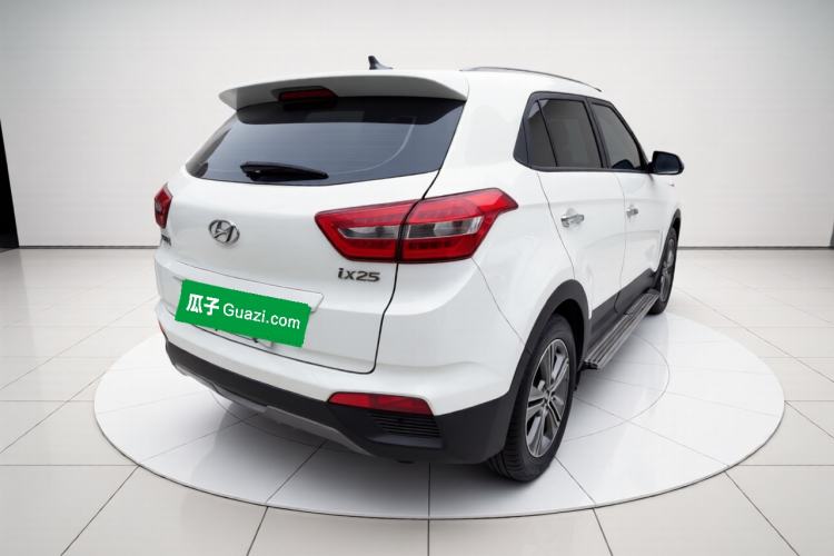 Used Hyundai ix25 2015 1.6L Automatic Two-Wheel-Drive Deluxe DLX Model Exterior 5