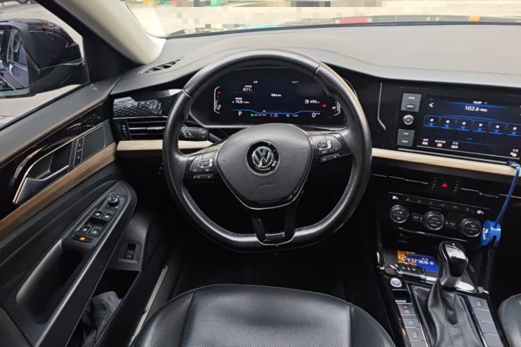 Used Volkswagen Passat 2019 330TSI Luxury Edition China VI Standard