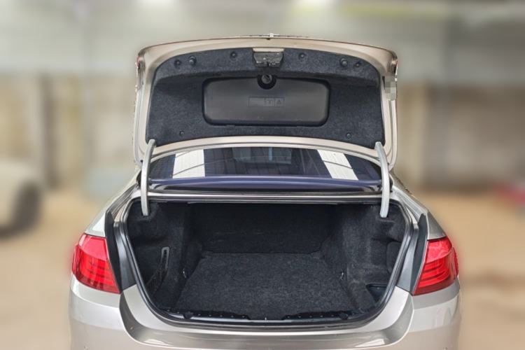 Used BMW 5 Series 2013 525Li Luxury Model