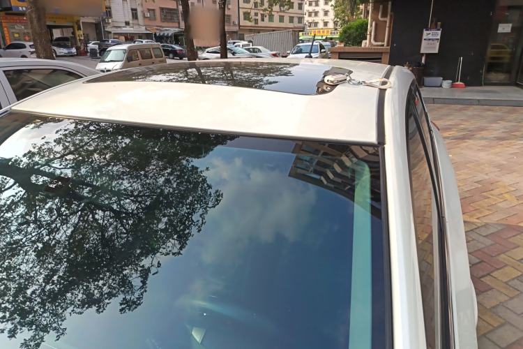 Used Nissan Tiida 2016 1.6L CVT Cool Dynamic Edition
