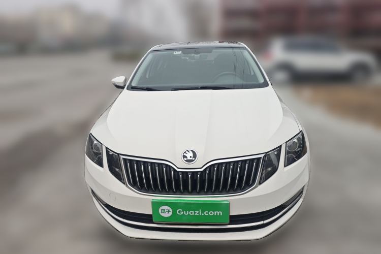 Used Skoda Octavia 2018 1.6L Automatic Luxury Edition
