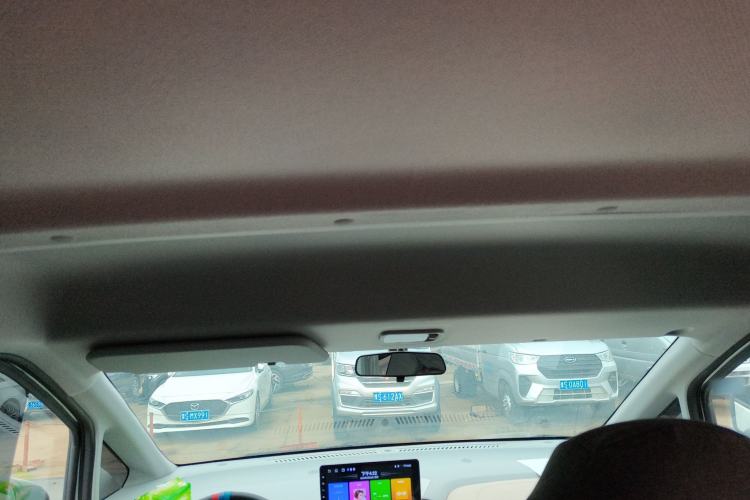 Used SAIC MAXUS Dana V1 2025 V1+ Short Wheelbase Low-Roof Multi-Function Version (42 kWh)