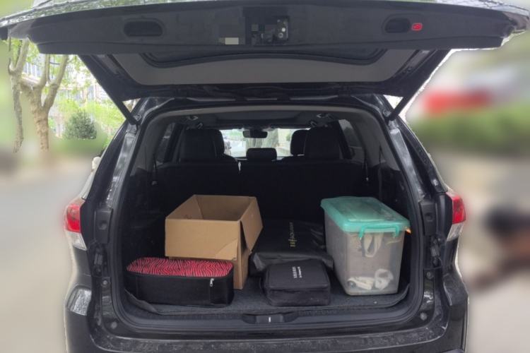 Used Toyota Highlander 2018 2.0T Four-Wheel Drive Prestige Version 7 Seats China V Emission Standard Trunk