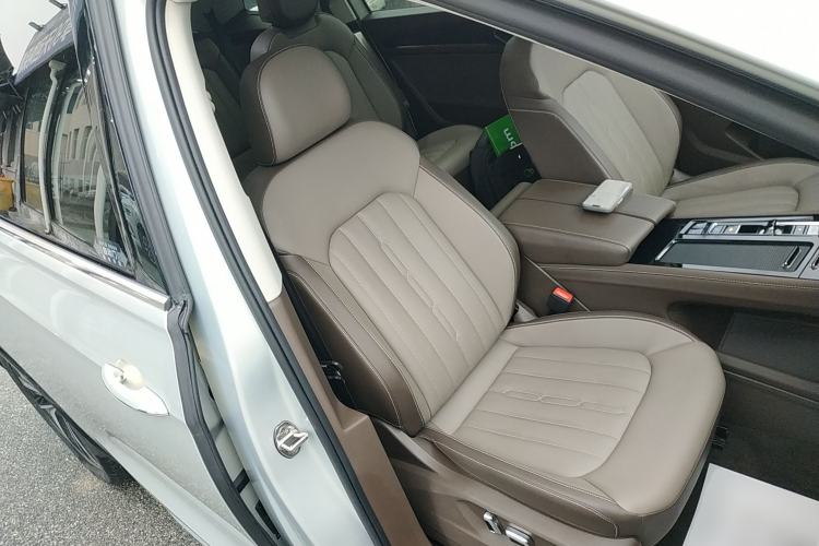 Used Volkswagen Viloran 2024 330TSI Luxury Edition
