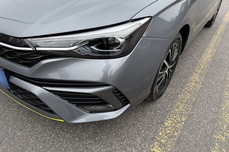 Used Roewe i5 2021 Revised Version 1.5L CVT Diamond Edition Exterior 4