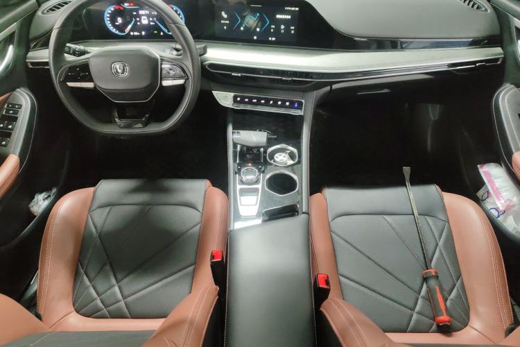 Used CHANGAN Eado 2023 Changan Edition PLUS Blue Whale NE 1.4T GDI DCT Prestige Version Center Console