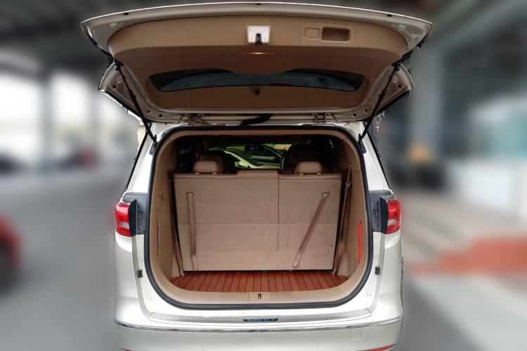 Used Buick GL8 2017 ES 28T Premium Version China V Standard Trunk