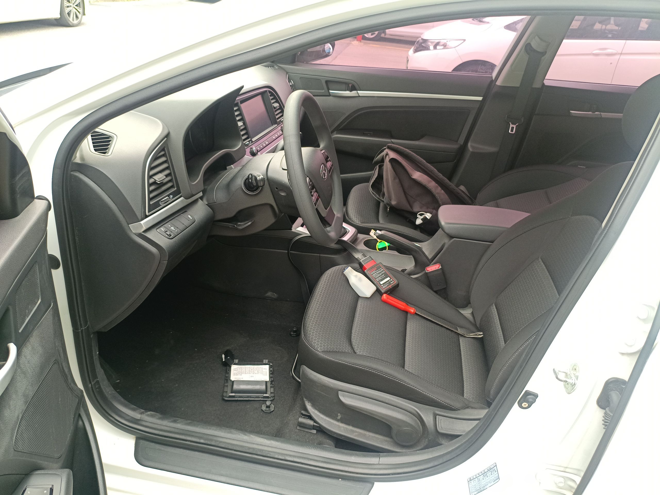 Переднее сиденье в автомобиле