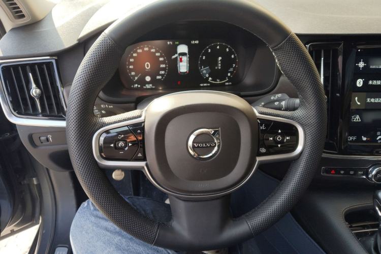 Used Volvo V90 2017 Cross Country T5 AWD Smart Range Edition