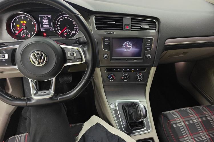 Used Volkswagen Golf 2014 1.4TSI Automatic Luxury Model