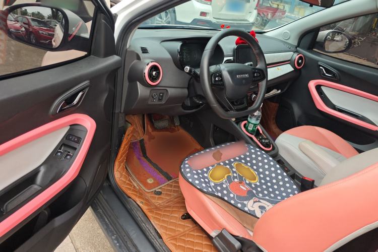 Used Chery QQ Little Ant 2022 Sweet Pink Edition Half-Sugar Version 3-Cell Lithium 30kW 301km Driver Seat