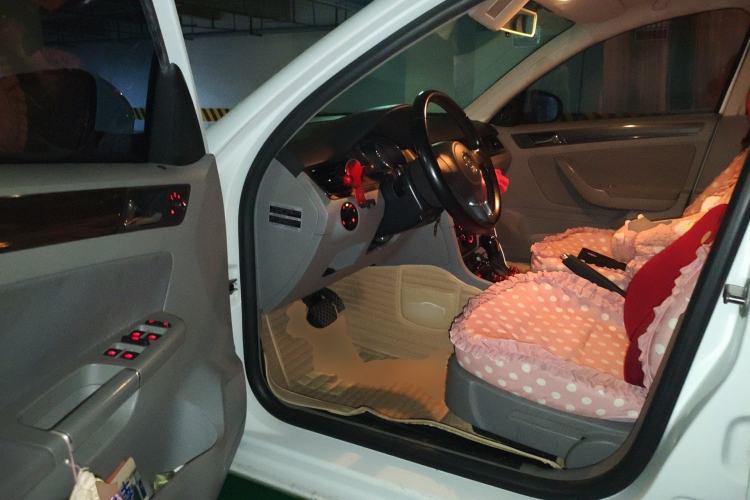 Used Volkswagen Bora 2013 1.6L Automatic Fashion Model Driver Seat