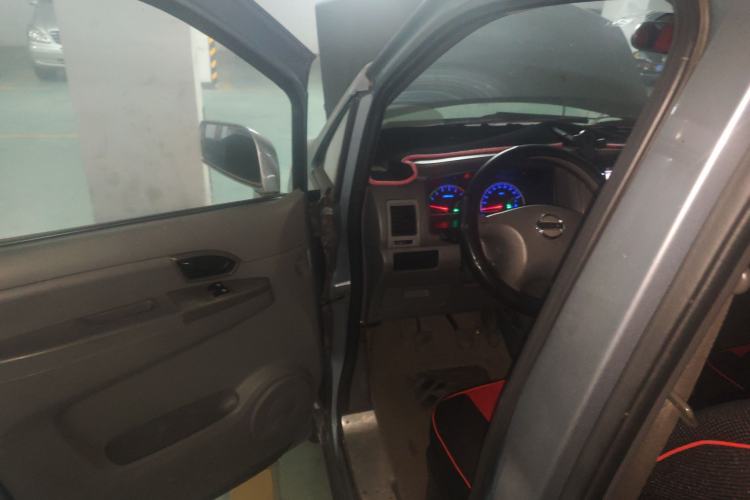 Used Dongfeng Shuaike 2011 1.5L Manual Standard Model 7 Seats China IV Standard