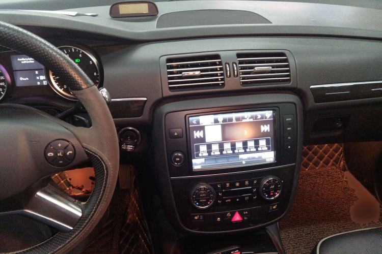 Used Mercedes-Benz R-Class 2017 R 320 4MATIC Business Edition Prestige Model