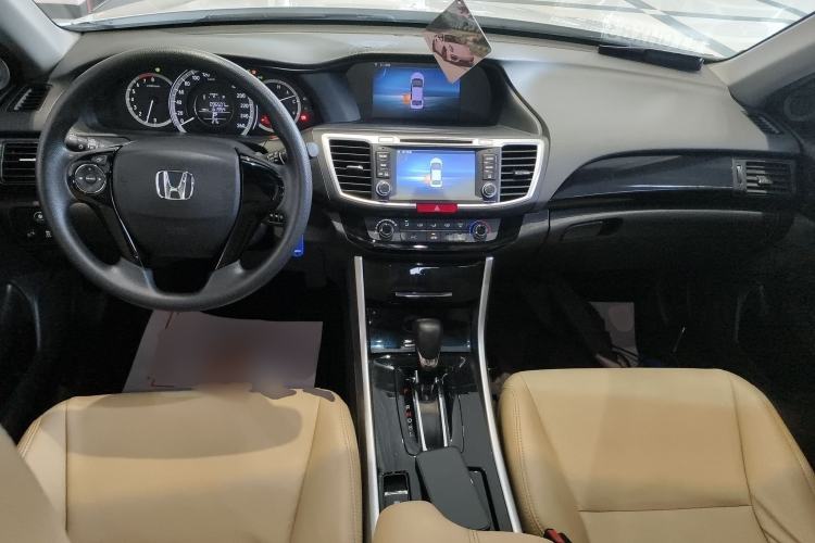 Used Honda Accord 2016 2.0L Comfort Edition Center Console