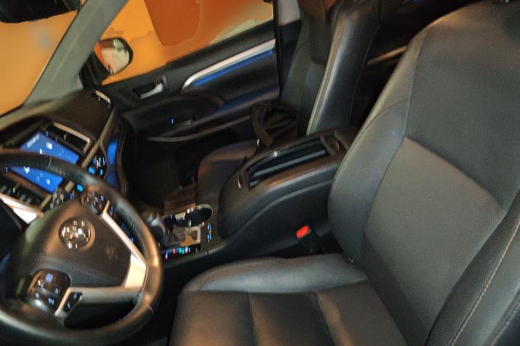 Used Toyota Highlander 2018 2.0T Four-Wheel Drive Supreme Edition 7-Seater China VI Left Front Seat