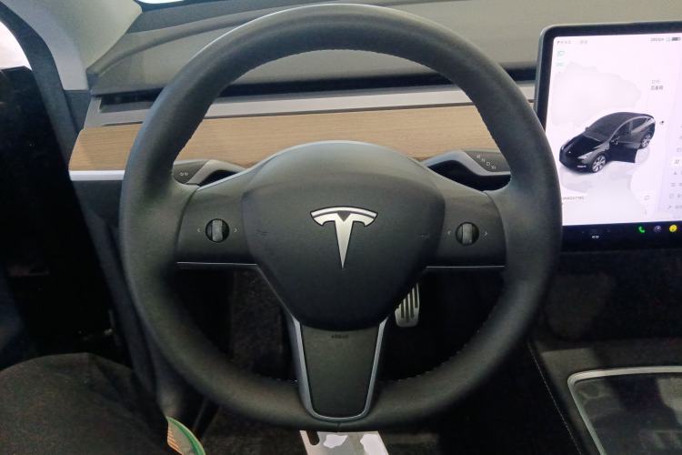 Used Tesla Model Y 2023 Rear-Wheel-Drive Version
