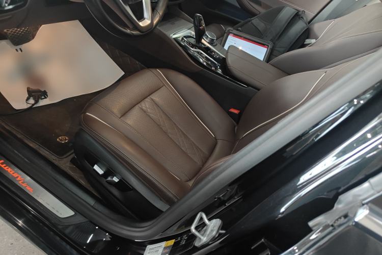 Used BMW 5 Series New Energy 2021 535Le Luxury Package Left Front Seat