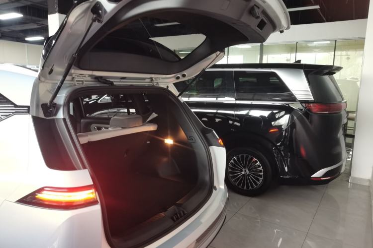 Used AION Y 2023 Younger Star Edition Trunk