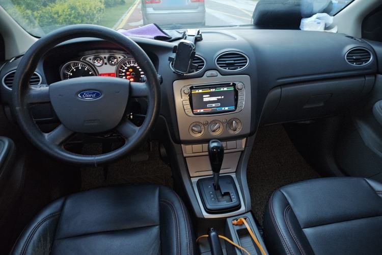 Used Ford Focus 2013 Hatchback Classic 1.8L Automatic Base Model Center Console