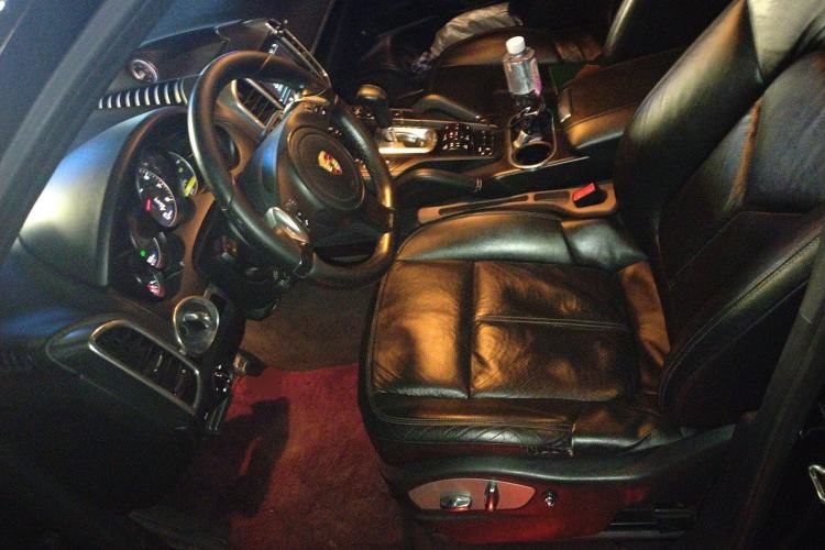 Used Porsche Cayenne 2014 Cayenne Platinum Edition 3.0T Left Front Seat