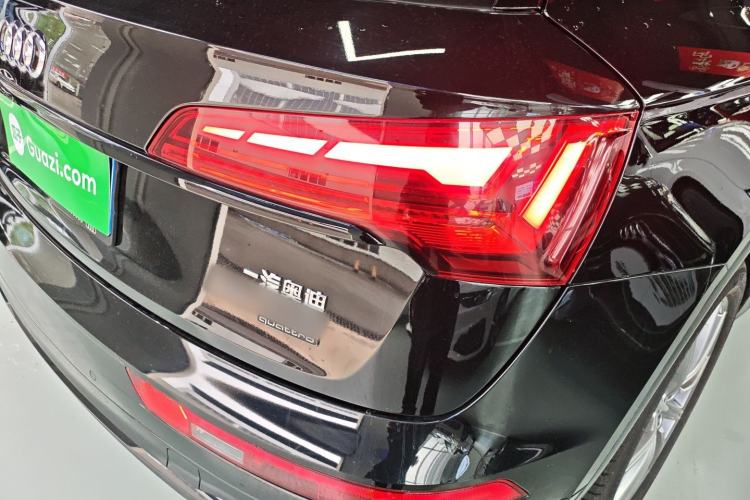 Used Audi Q5L 2022 40T Fashionable and Dynamic Model Right Rear Taillight