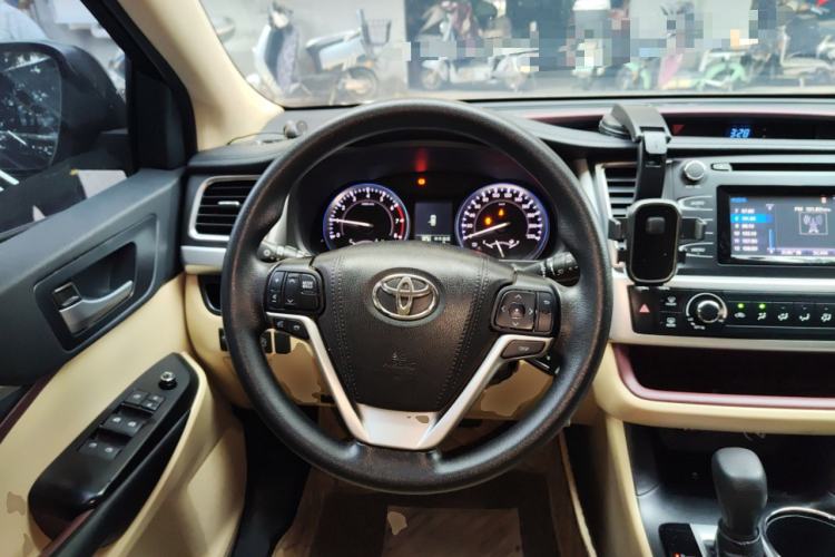 Used Toyota Highlander 2017 2.0T Two-Wheel Drive Elite Edition 5 Seats